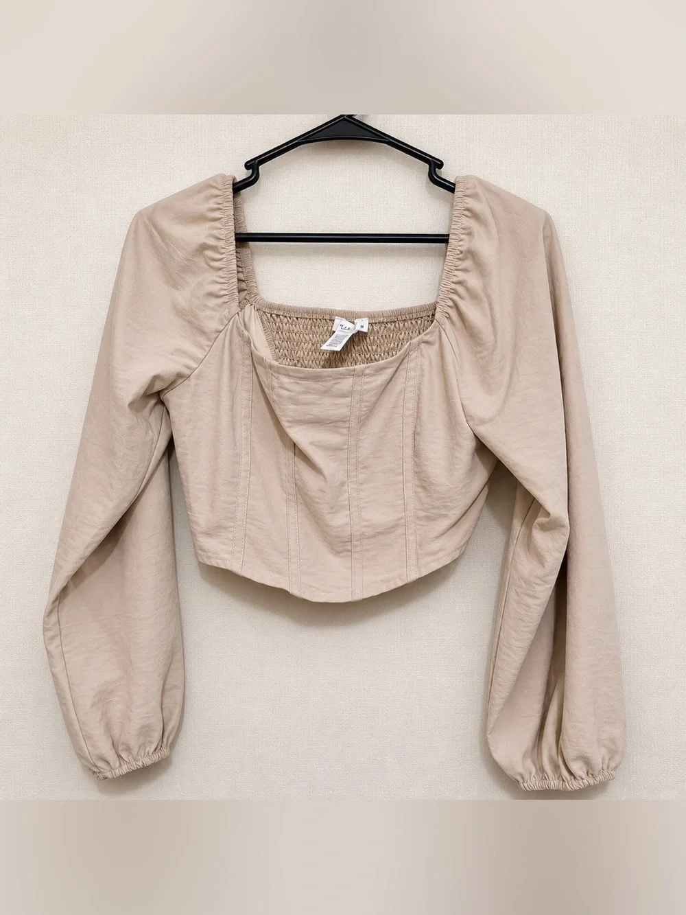 Kirious Los Angeles Linen Blend Puff Sleeve Crop Top | Beige | Size Large - Picture 3 of 5